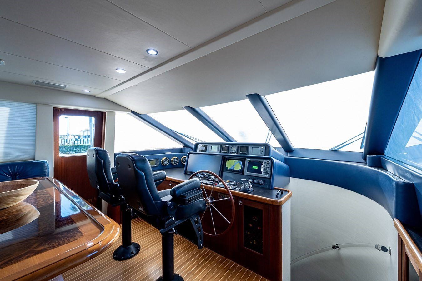 https://arconyachts.ams3.digitaloceanspaces.com/108075/conversions/large_4850569-optimize.jpg