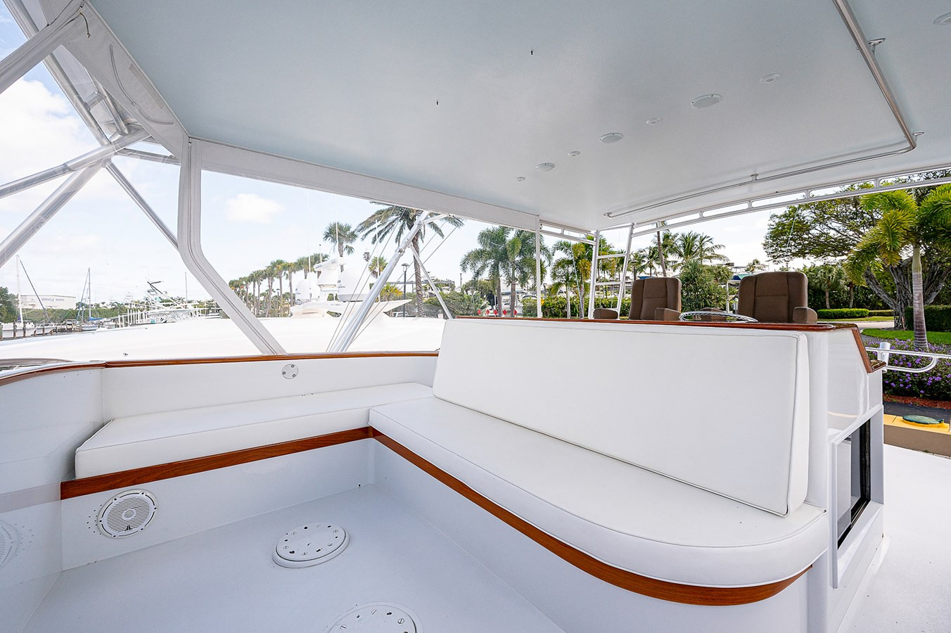 https://arconyachts.ams3.digitaloceanspaces.com/108092/conversions/large_4847682-optimize.jpg