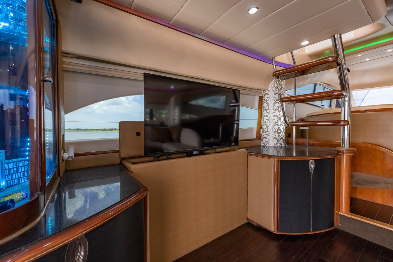 https://arconyachts.ams3.digitaloceanspaces.com/108145/conversions/large_3559578-optimize.jpg