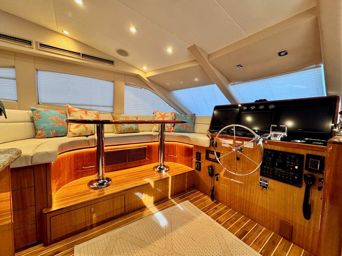 https://arconyachts.ams3.digitaloceanspaces.com/108171/conversions/large_4654684-optimize.jpg