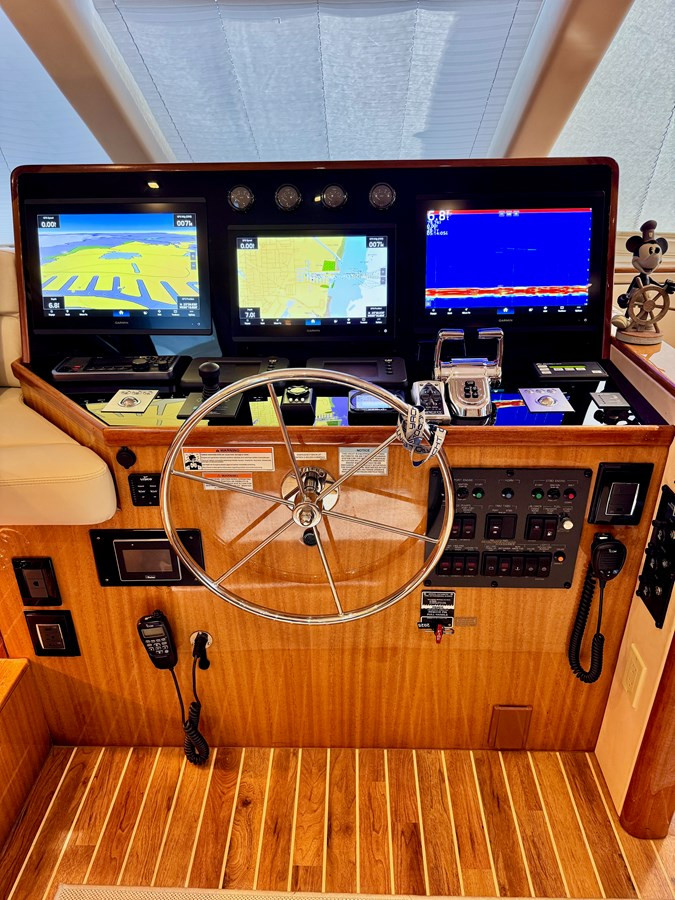 https://arconyachts.ams3.digitaloceanspaces.com/108174/conversions/large_4654669-optimize.jpg