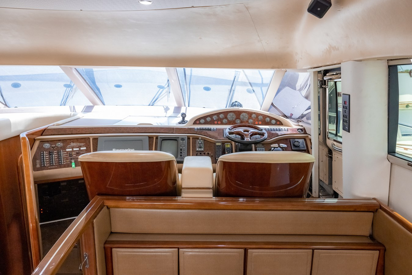 https://arconyachts.ams3.digitaloceanspaces.com/108179/conversions/large_3559583-optimize.jpg