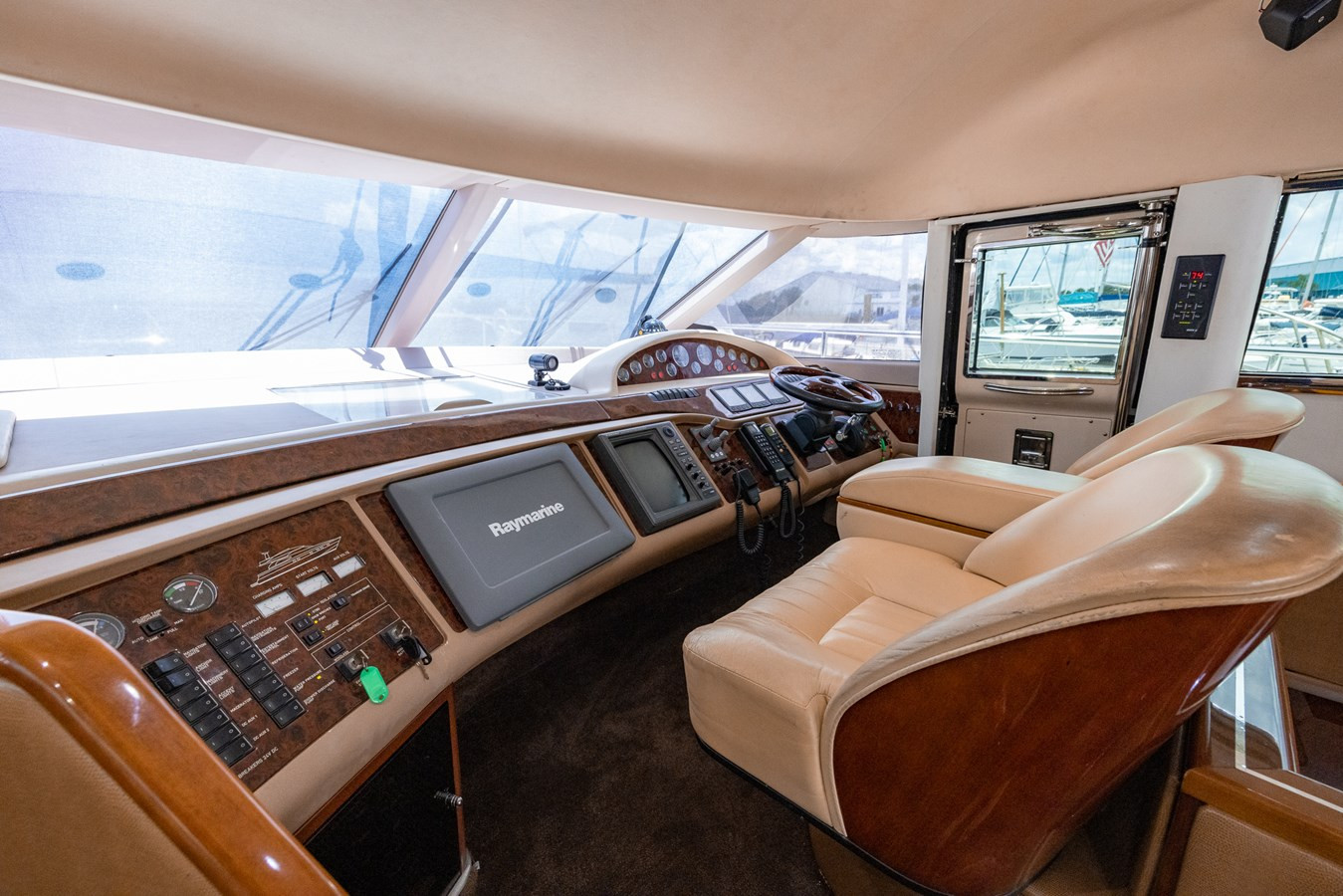https://arconyachts.ams3.digitaloceanspaces.com/108185/conversions/large_3559585-optimize.jpg
