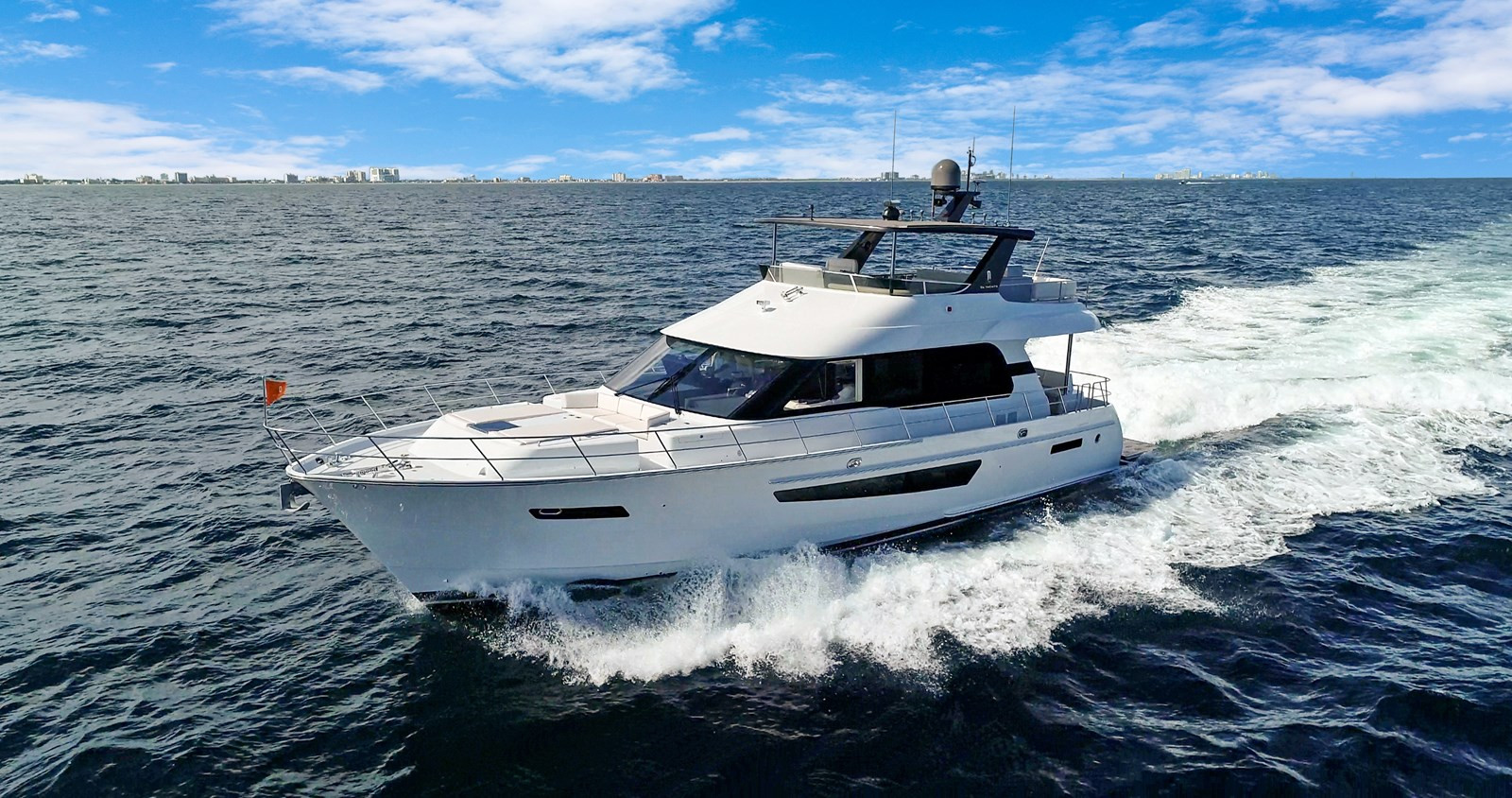 https://arconyachts.ams3.digitaloceanspaces.com/108209/conversions/large_3921420-optimize.jpg