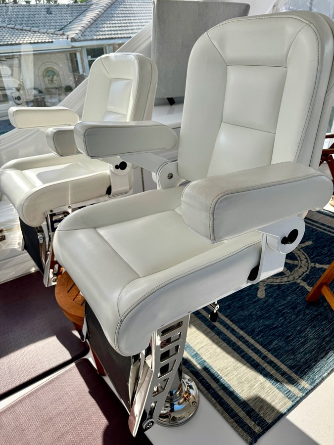 https://arconyachts.ams3.digitaloceanspaces.com/108225/conversions/large_4654693-optimize.jpg