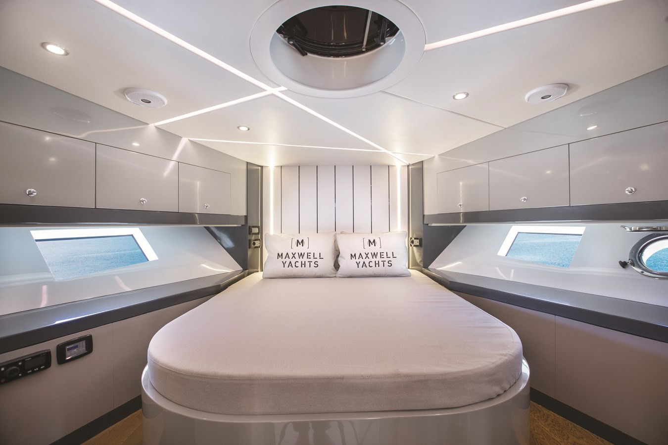 https://arconyachts.ams3.digitaloceanspaces.com/108273/conversions/large_3942781-optimize.jpg