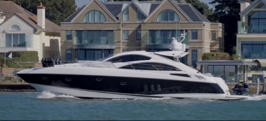 SUNSEEKER PREDATOR 62