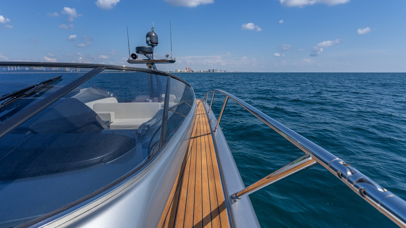 https://arconyachts.ams3.digitaloceanspaces.com/108333/conversions/large_3914755-optimize.jpg