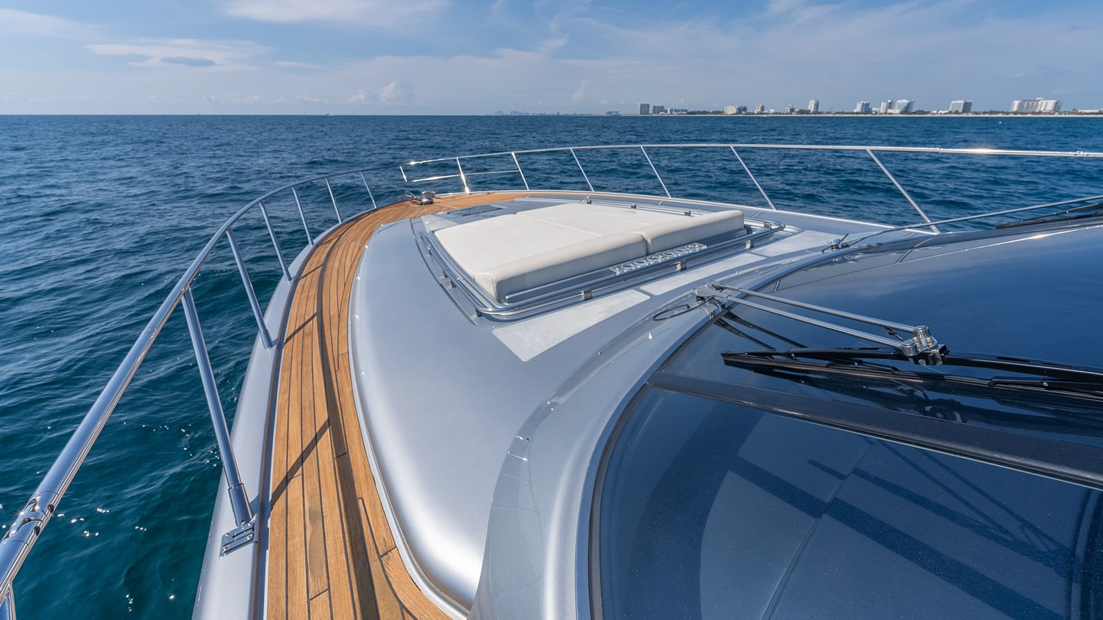 https://arconyachts.ams3.digitaloceanspaces.com/108339/conversions/large_3914757-optimize.jpg
