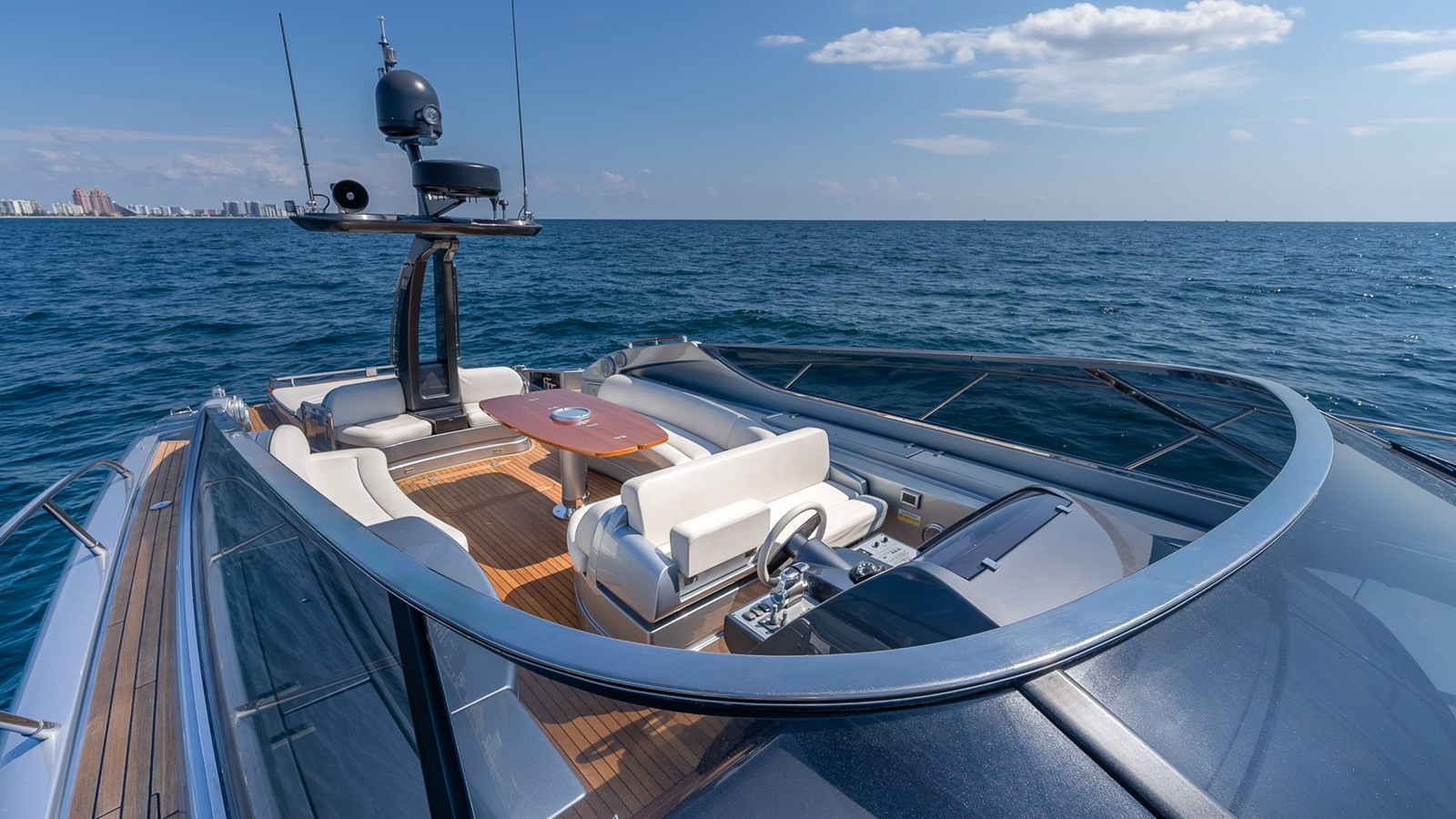 https://arconyachts.ams3.digitaloceanspaces.com/108342/conversions/large_3914758-optimize.jpg