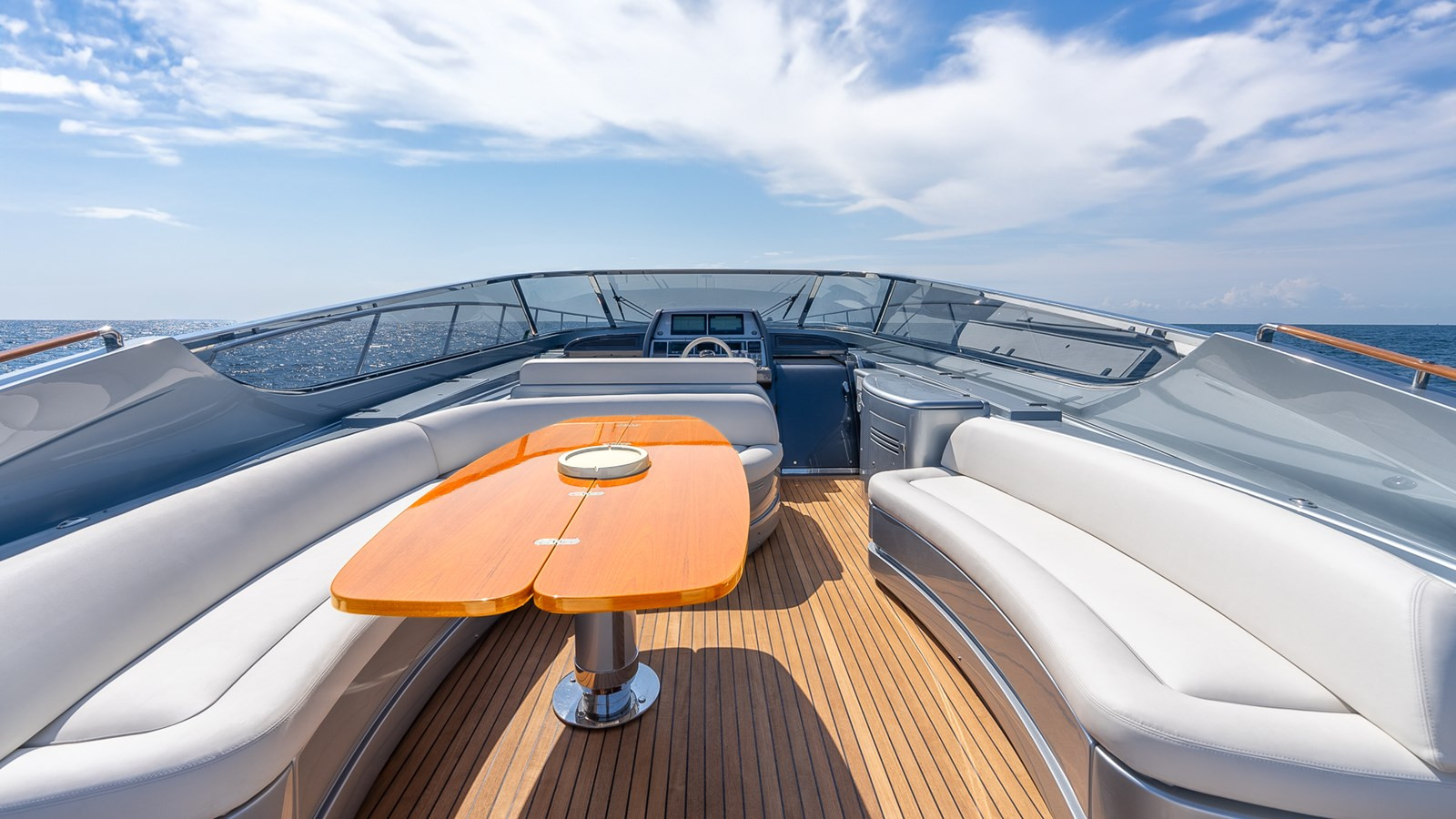 https://arconyachts.ams3.digitaloceanspaces.com/108414/conversions/large_3914784-optimize.jpg