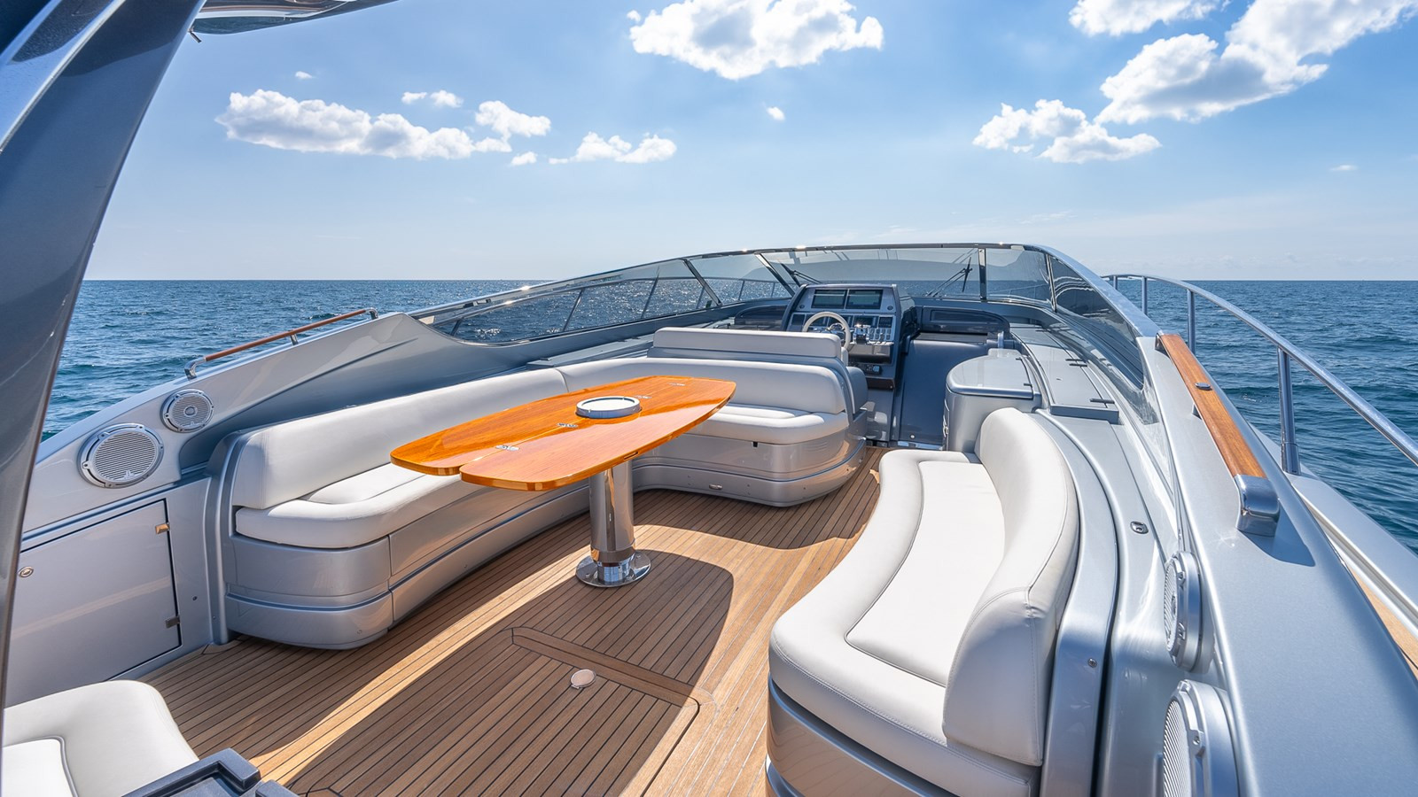 https://arconyachts.ams3.digitaloceanspaces.com/108417/conversions/large_3914785-optimize.jpg