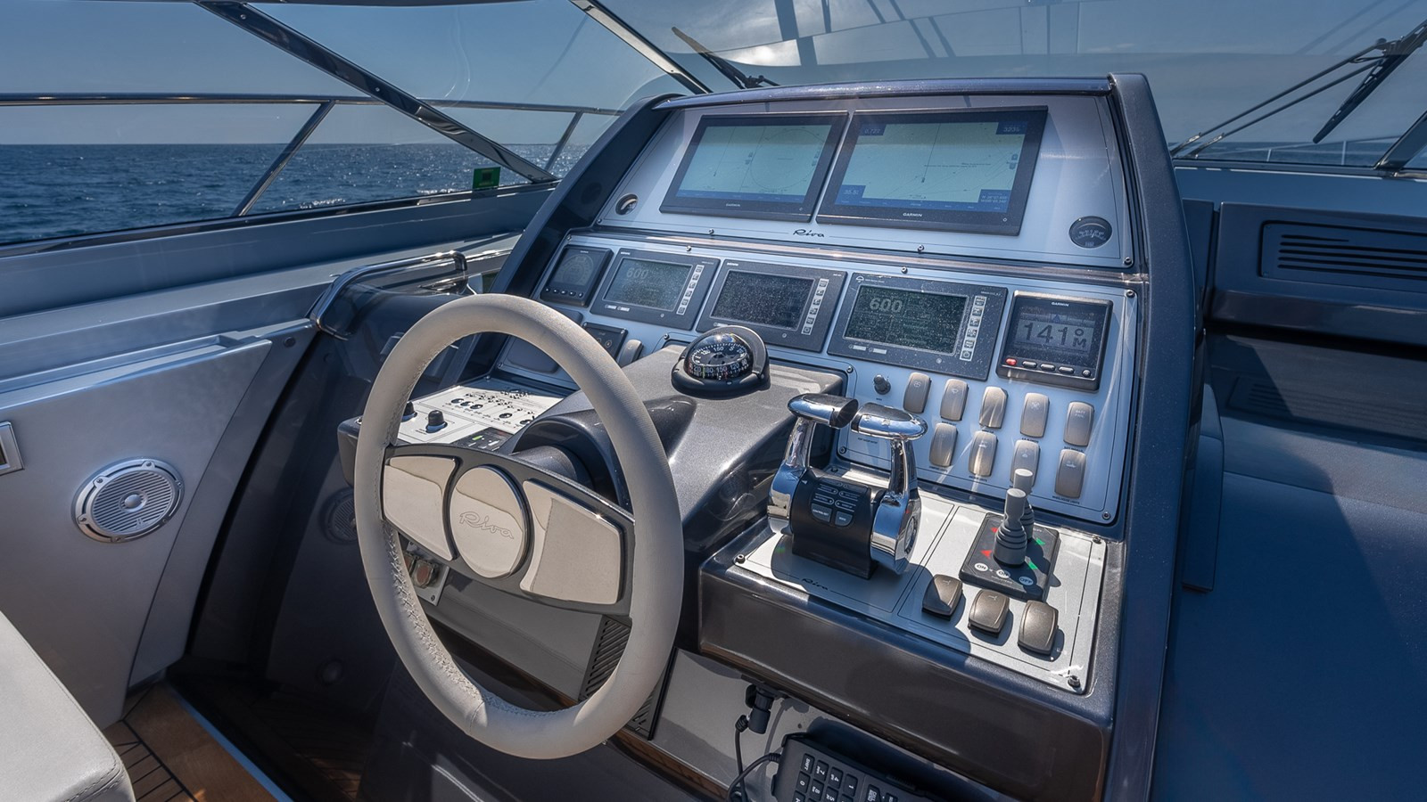 https://arconyachts.ams3.digitaloceanspaces.com/108432/conversions/large_3914790-optimize.jpg
