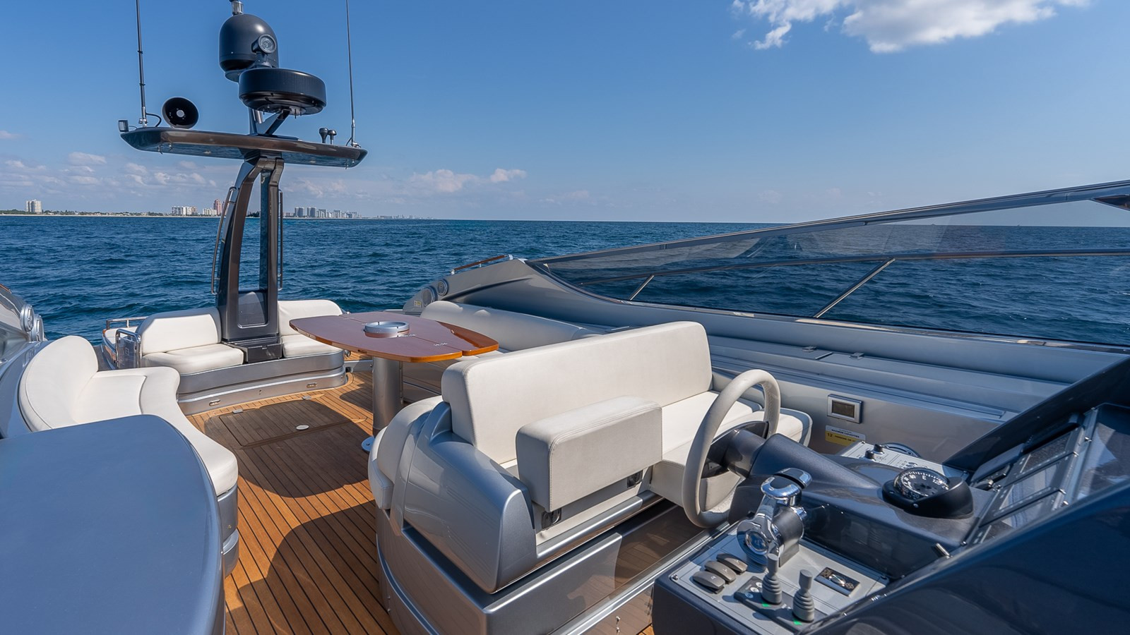 https://arconyachts.ams3.digitaloceanspaces.com/108441/conversions/large_3914793-optimize.jpg