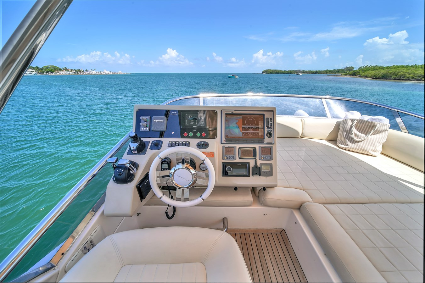 https://arconyachts.ams3.digitaloceanspaces.com/108448/conversions/large_4254003-optimize.jpg