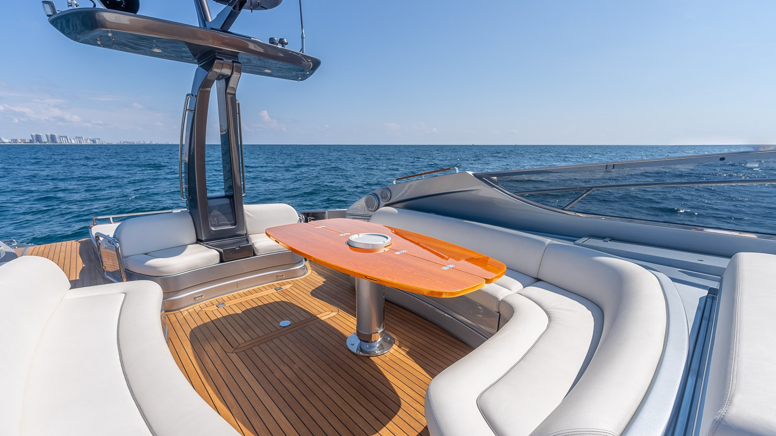 https://arconyachts.ams3.digitaloceanspaces.com/108450/conversions/large_3914796-optimize.jpg