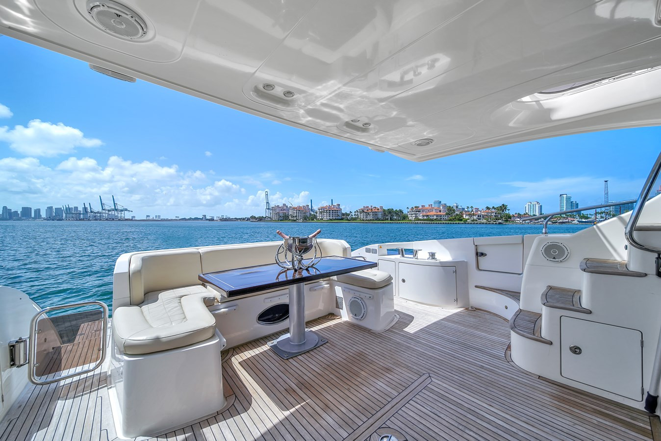 https://arconyachts.ams3.digitaloceanspaces.com/108454/conversions/large_4254005-optimize.jpg