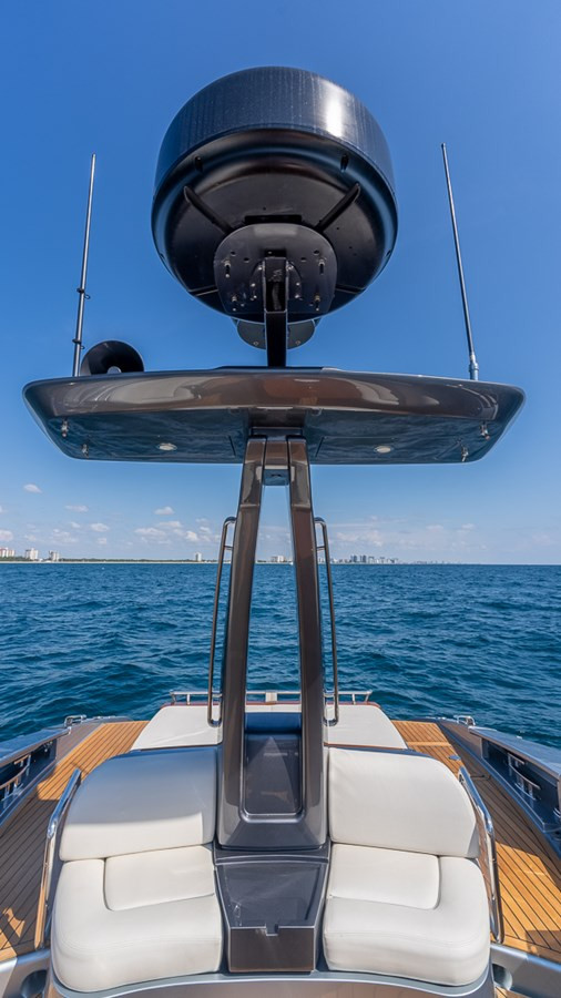 https://arconyachts.ams3.digitaloceanspaces.com/108459/conversions/large_3914799-optimize.jpg