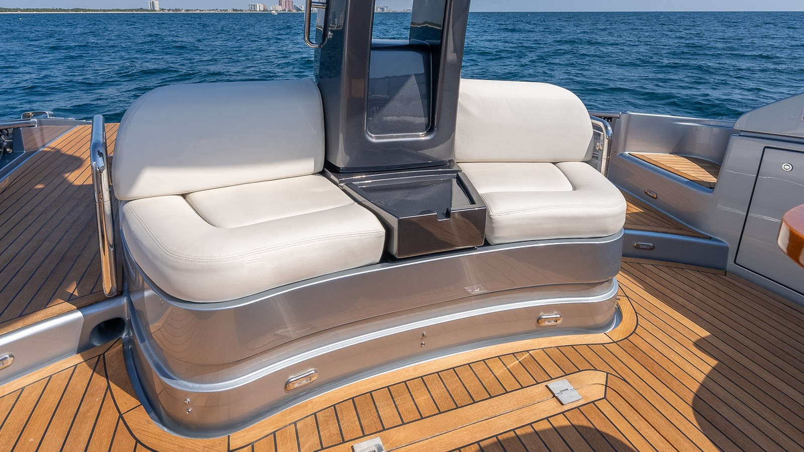 https://arconyachts.ams3.digitaloceanspaces.com/108462/conversions/large_3914800-optimize.jpg