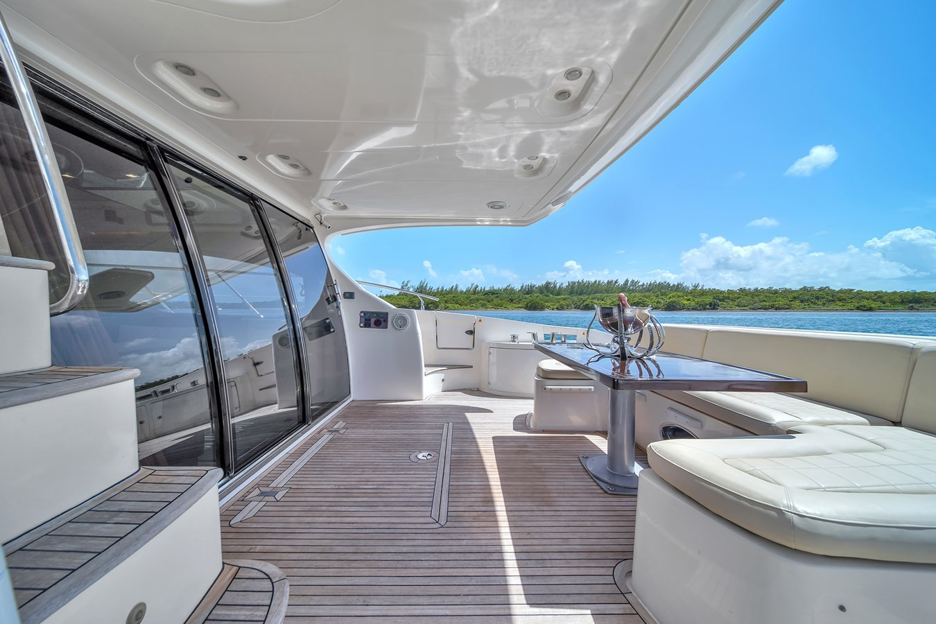 https://arconyachts.ams3.digitaloceanspaces.com/108463/conversions/large_4254008-optimize.jpg