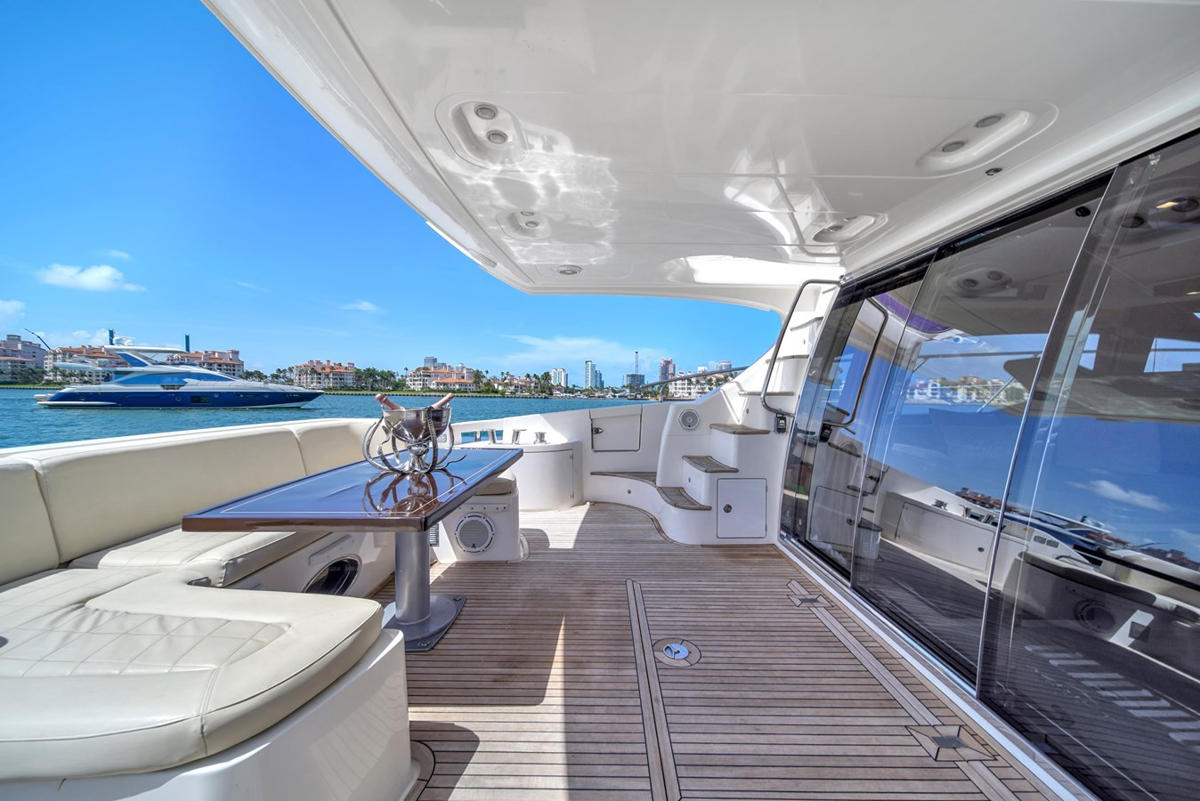 https://arconyachts.ams3.digitaloceanspaces.com/108466/conversions/large_4254009-optimize.jpg