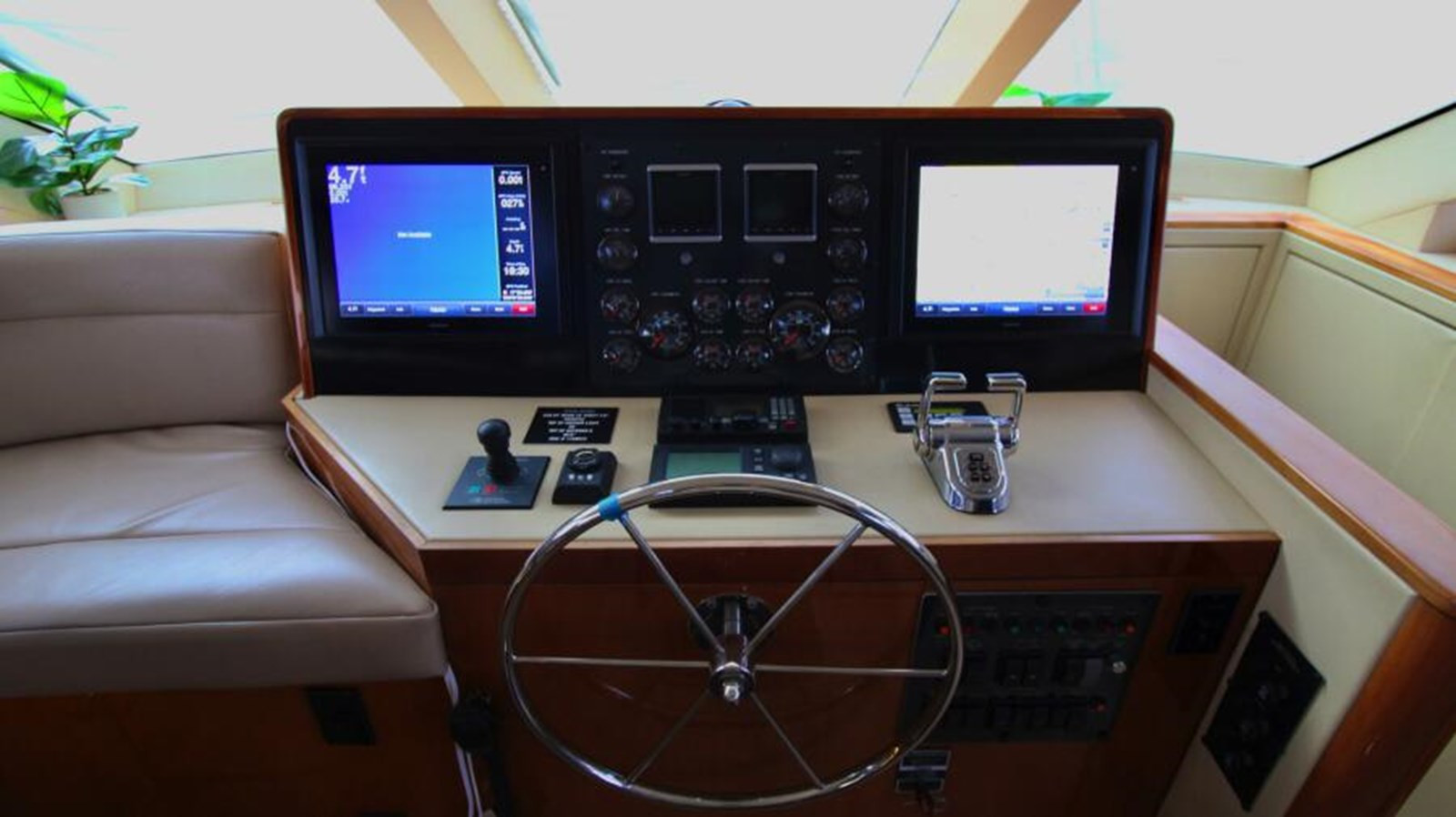 https://arconyachts.ams3.digitaloceanspaces.com/108692/conversions/large_3881978-optimize.jpg