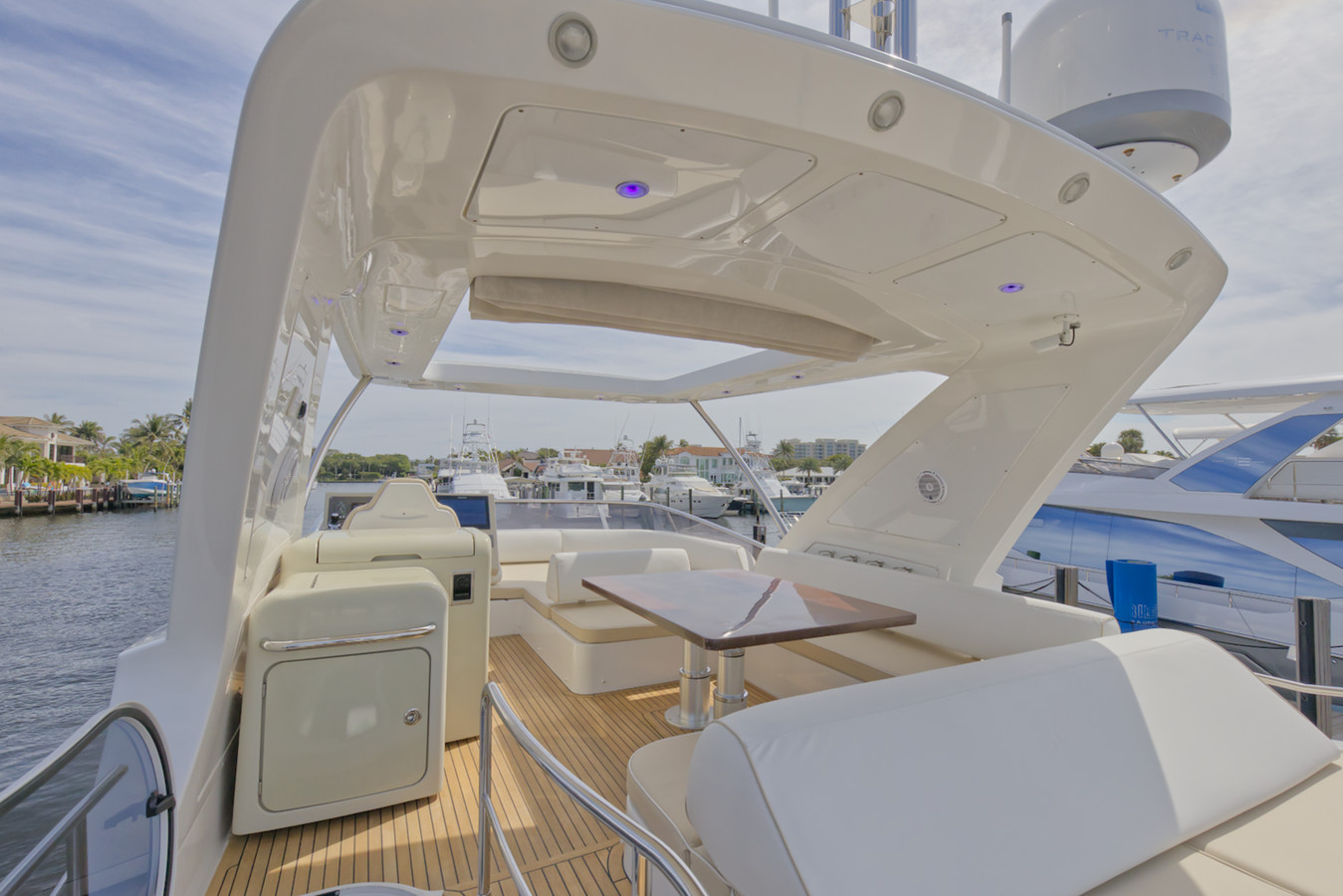 https://arconyachts.ams3.digitaloceanspaces.com/108805/conversions/large_4119282-optimize.jpg