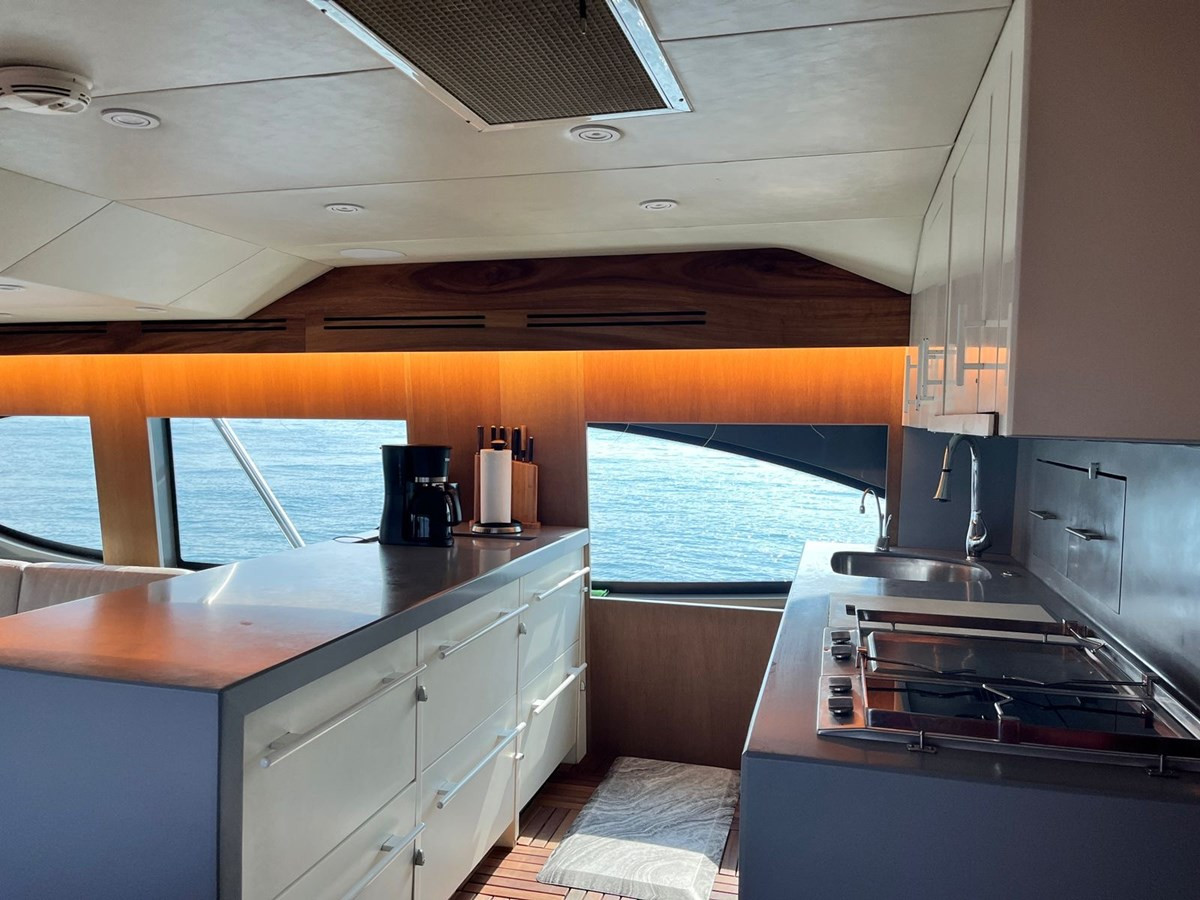 https://arconyachts.ams3.digitaloceanspaces.com/108990/conversions/large_4390021-optimize.jpg