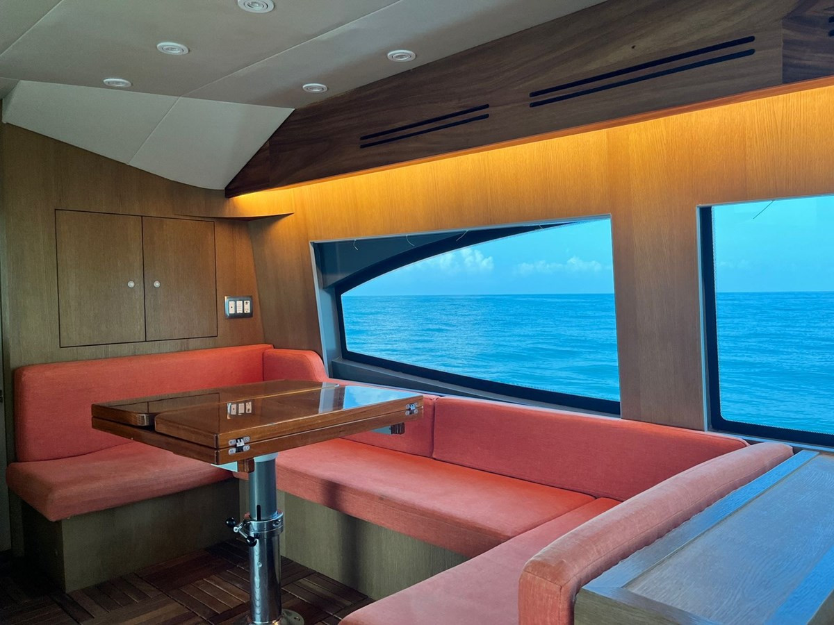 https://arconyachts.ams3.digitaloceanspaces.com/109027/conversions/large_4390041-optimize.jpg