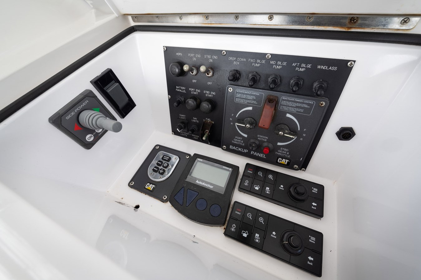 https://arconyachts.ams3.digitaloceanspaces.com/109032/conversions/large_4166931-optimize.jpg
