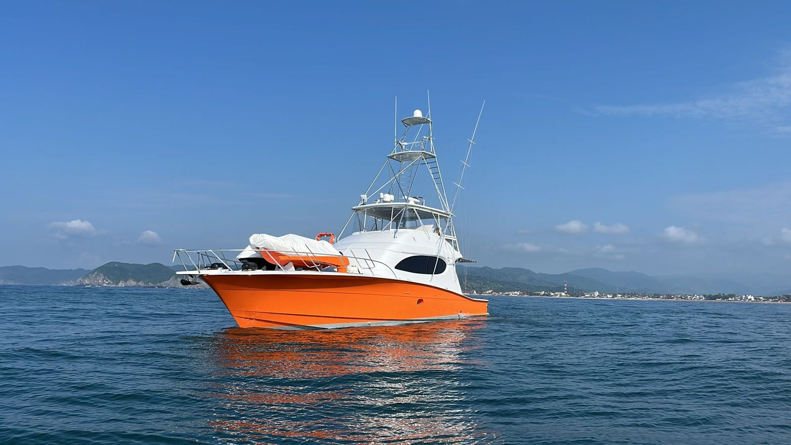 https://arconyachts.ams3.digitaloceanspaces.com/109060/conversions/large_4390059-optimize.jpg