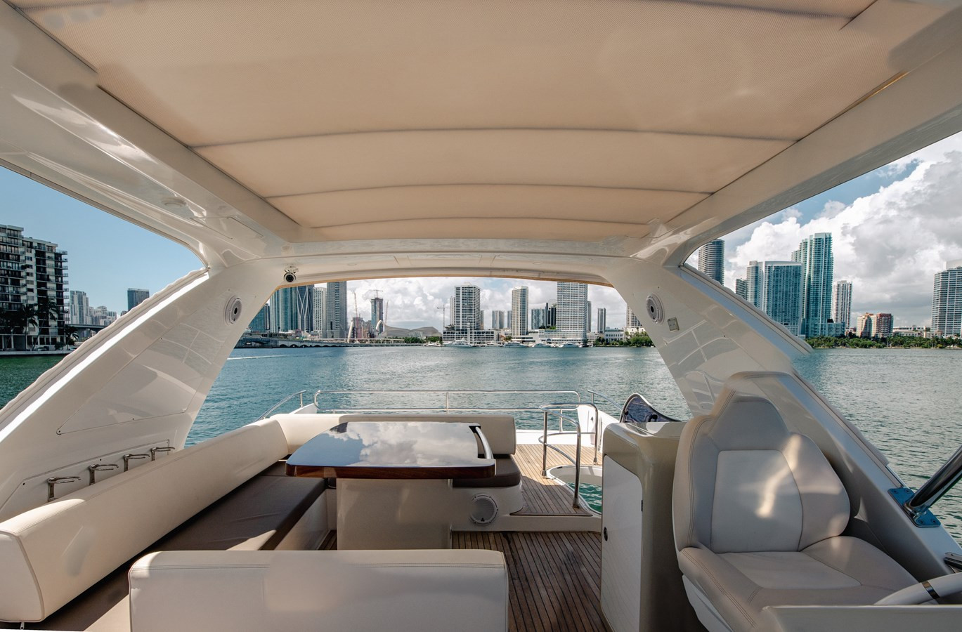 https://arconyachts.ams3.digitaloceanspaces.com/109080/conversions/large_4810638-optimize.jpg
