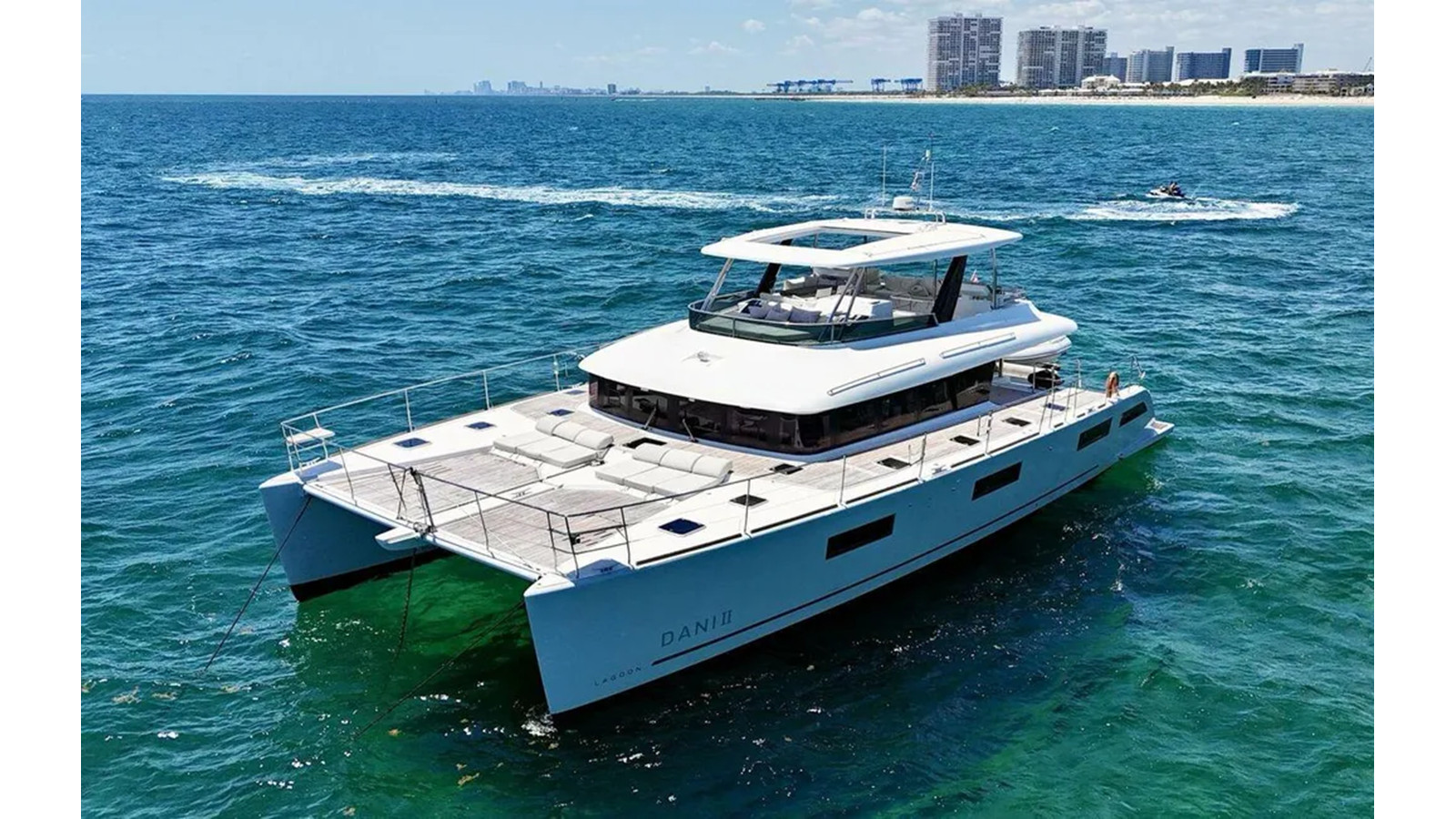 https://arconyachts.ams3.digitaloceanspaces.com/109103/conversions/large_4703602-optimize.jpg