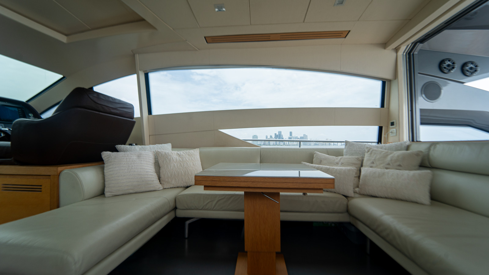 https://arconyachts.ams3.digitaloceanspaces.com/109162/conversions/large_4719772-optimize.jpg