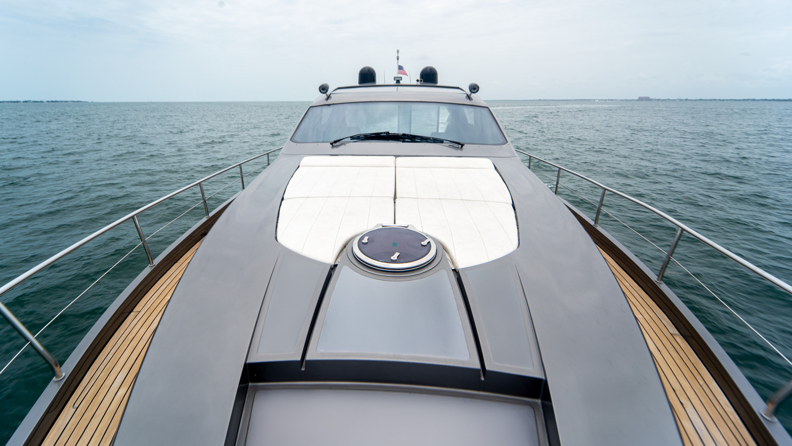 https://arconyachts.ams3.digitaloceanspaces.com/109173/conversions/large_4719775-optimize.jpg
