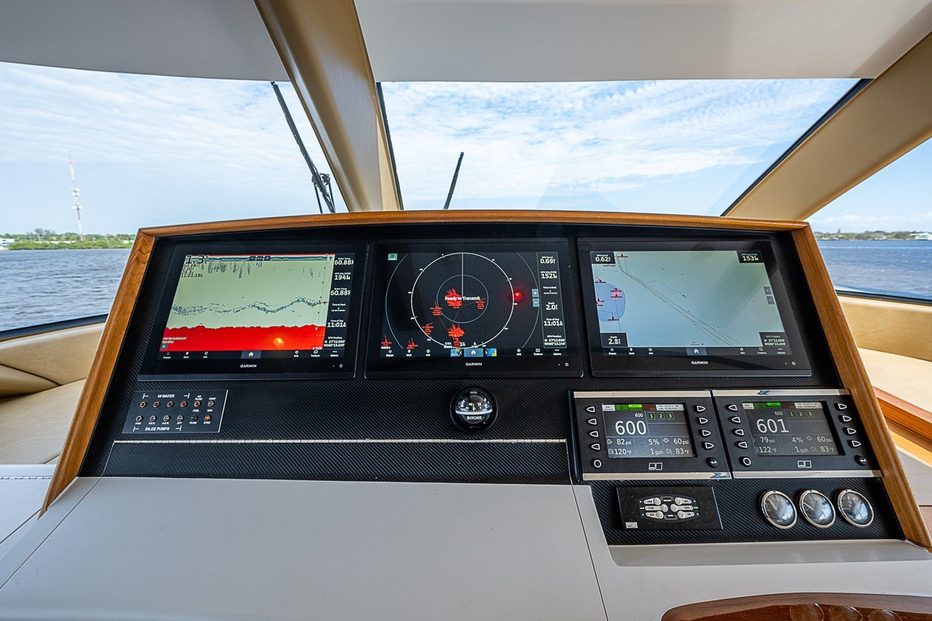 https://arconyachts.ams3.digitaloceanspaces.com/109204/conversions/large_4517782-optimize.jpg