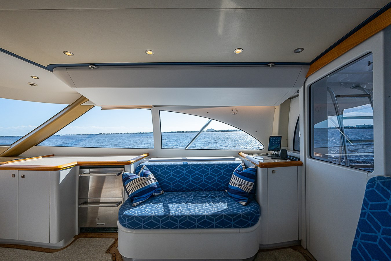 https://arconyachts.ams3.digitaloceanspaces.com/109221/conversions/large_4517788-optimize.jpg