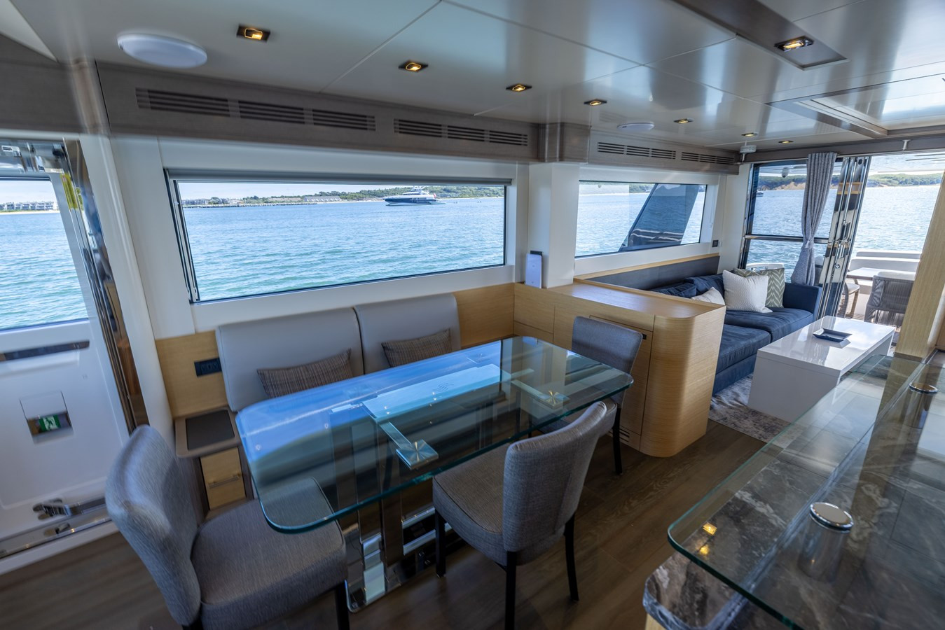https://arconyachts.ams3.digitaloceanspaces.com/109250/conversions/large_4760469-optimize.jpg