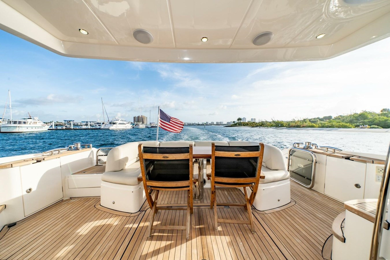 https://arconyachts.ams3.digitaloceanspaces.com/109439/conversions/large_4840475-optimize.jpg