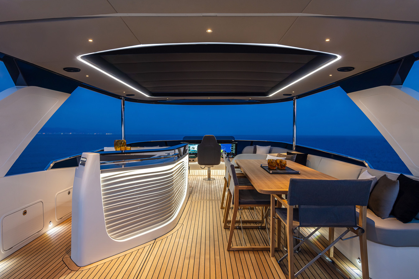 https://arconyachts.ams3.digitaloceanspaces.com/109472/conversions/large_4840138-optimize.jpg