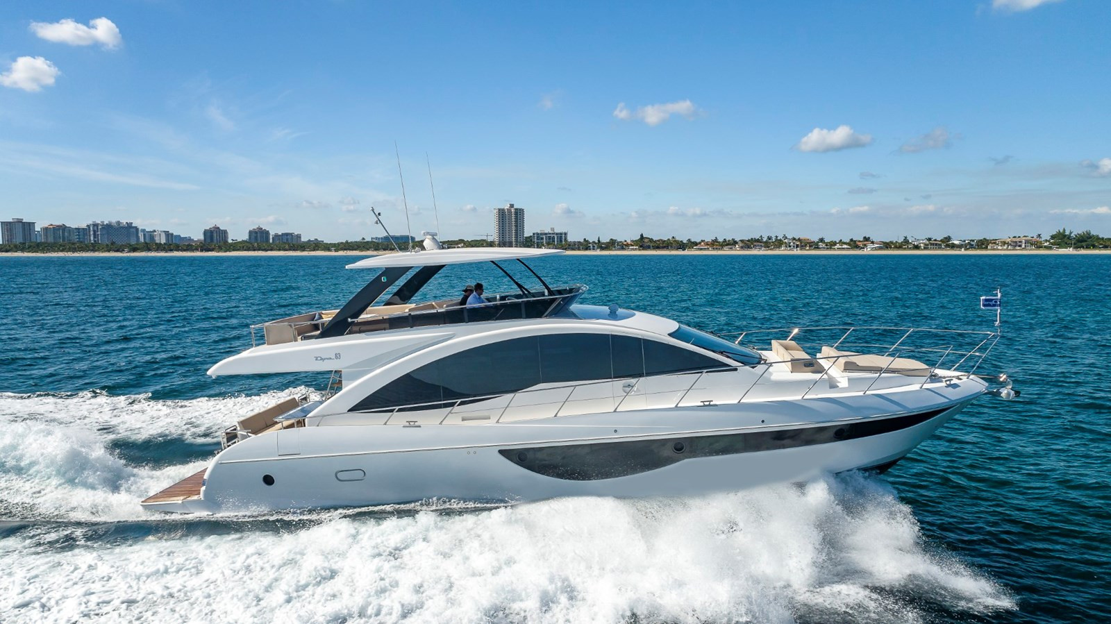 2022 DYNA FLYBRIDGE 63