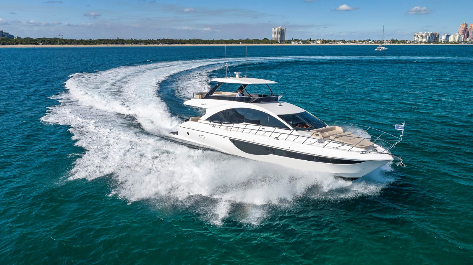 https://arconyachts.ams3.digitaloceanspaces.com/109508/conversions/large_3634741-optimize.jpg