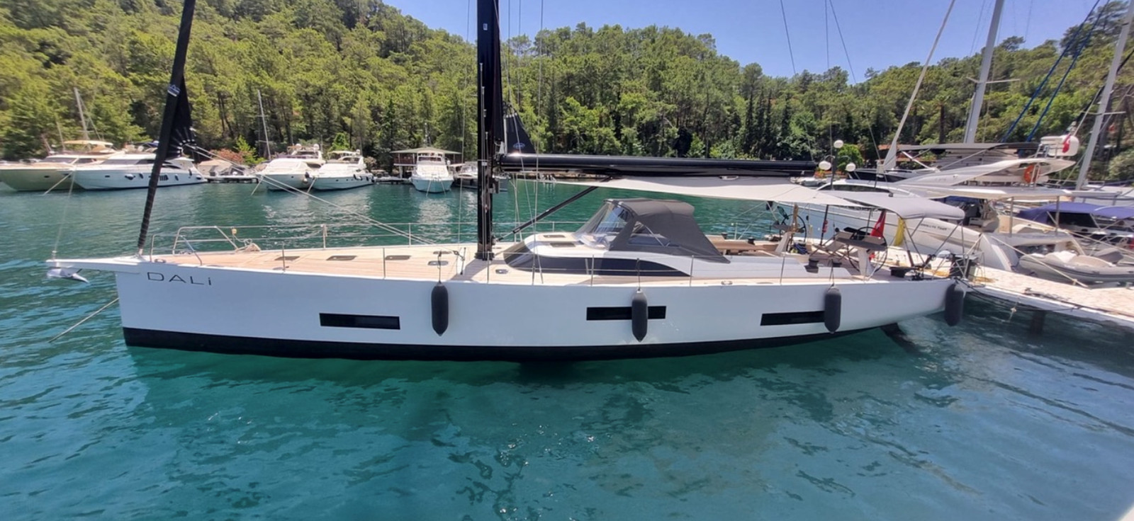 https://arconyachts.ams3.digitaloceanspaces.com/109554/conversions/large_4600837-optimize.jpg