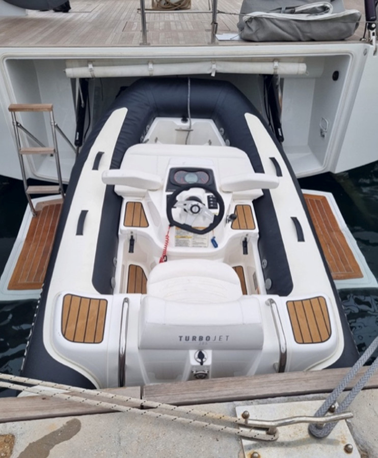 https://arconyachts.ams3.digitaloceanspaces.com/109562/conversions/large_4600839-optimize.jpg