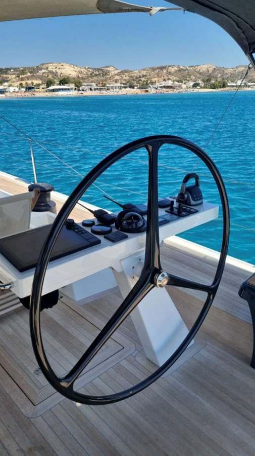 https://arconyachts.ams3.digitaloceanspaces.com/109570/conversions/large_4600841-optimize.jpg