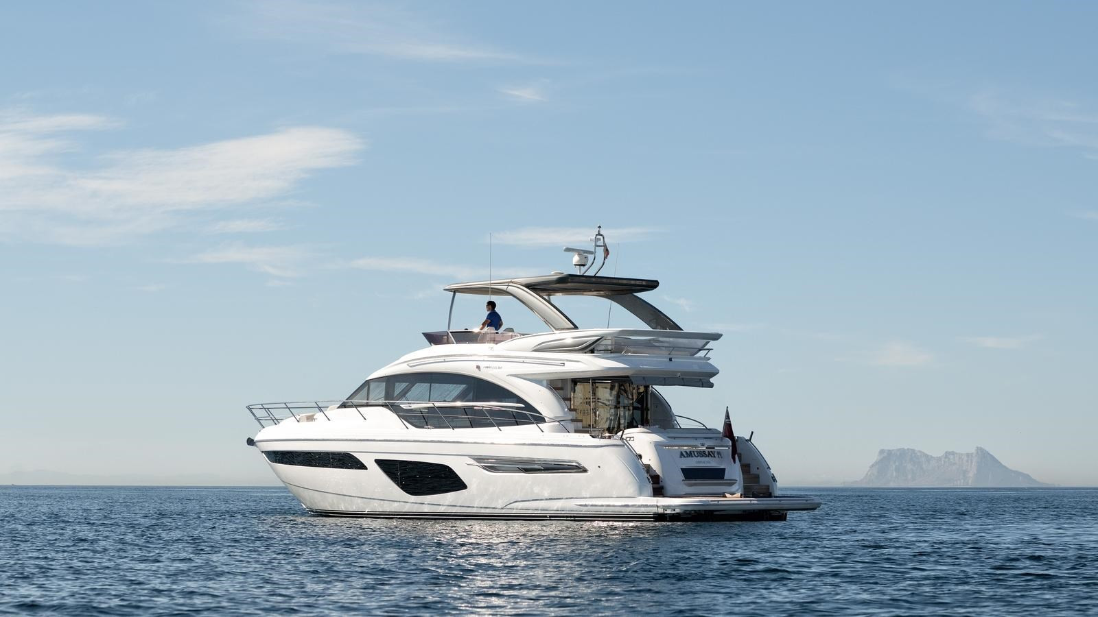 https://arconyachts.ams3.digitaloceanspaces.com/109598/conversions/large_4392993-optimize.jpg