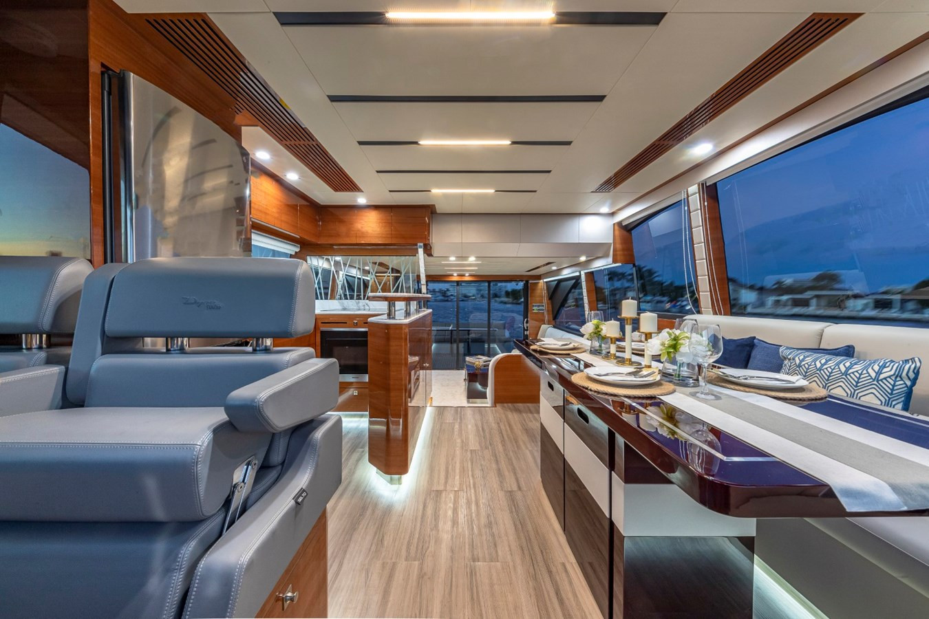 https://arconyachts.ams3.digitaloceanspaces.com/109602/conversions/large_3634776-optimize.jpg