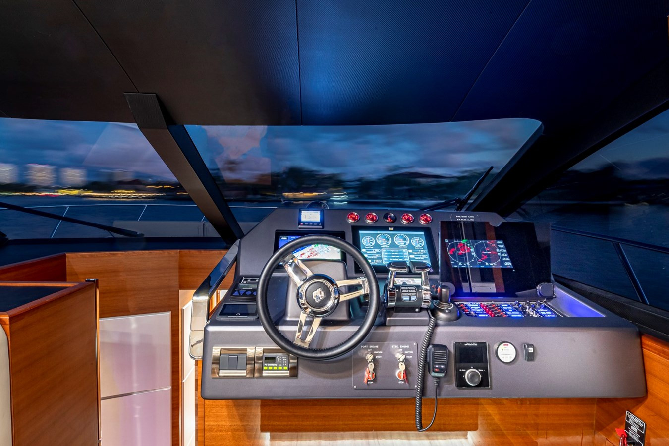 https://arconyachts.ams3.digitaloceanspaces.com/109605/conversions/large_3634777-optimize.jpg