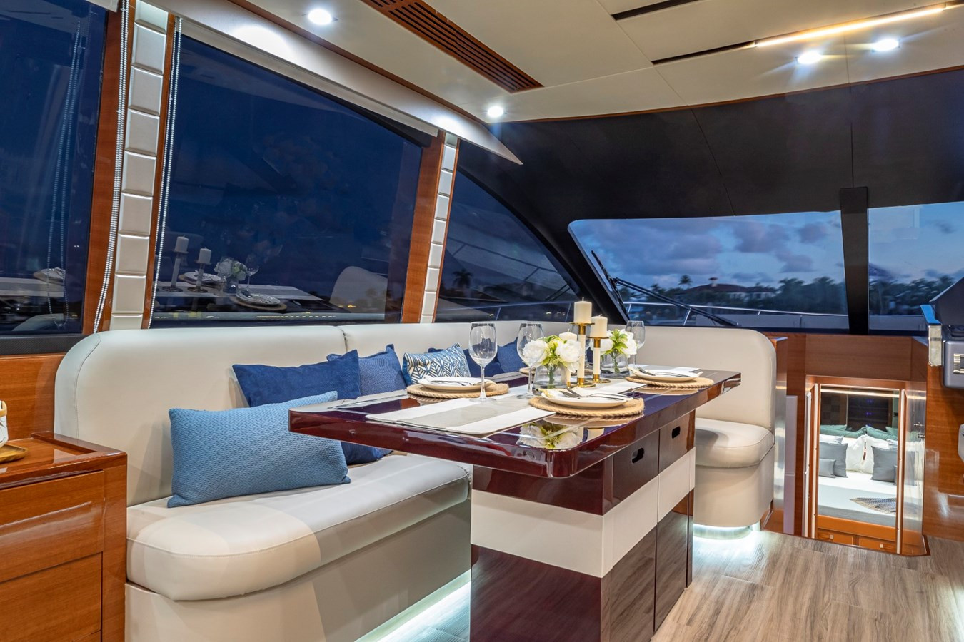 https://arconyachts.ams3.digitaloceanspaces.com/109610/conversions/large_3634779-optimize.jpg