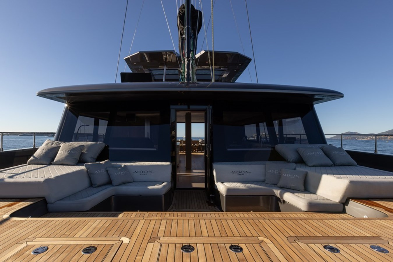 https://arconyachts.ams3.digitaloceanspaces.com/109738/conversions/large_4683699-optimize.jpg